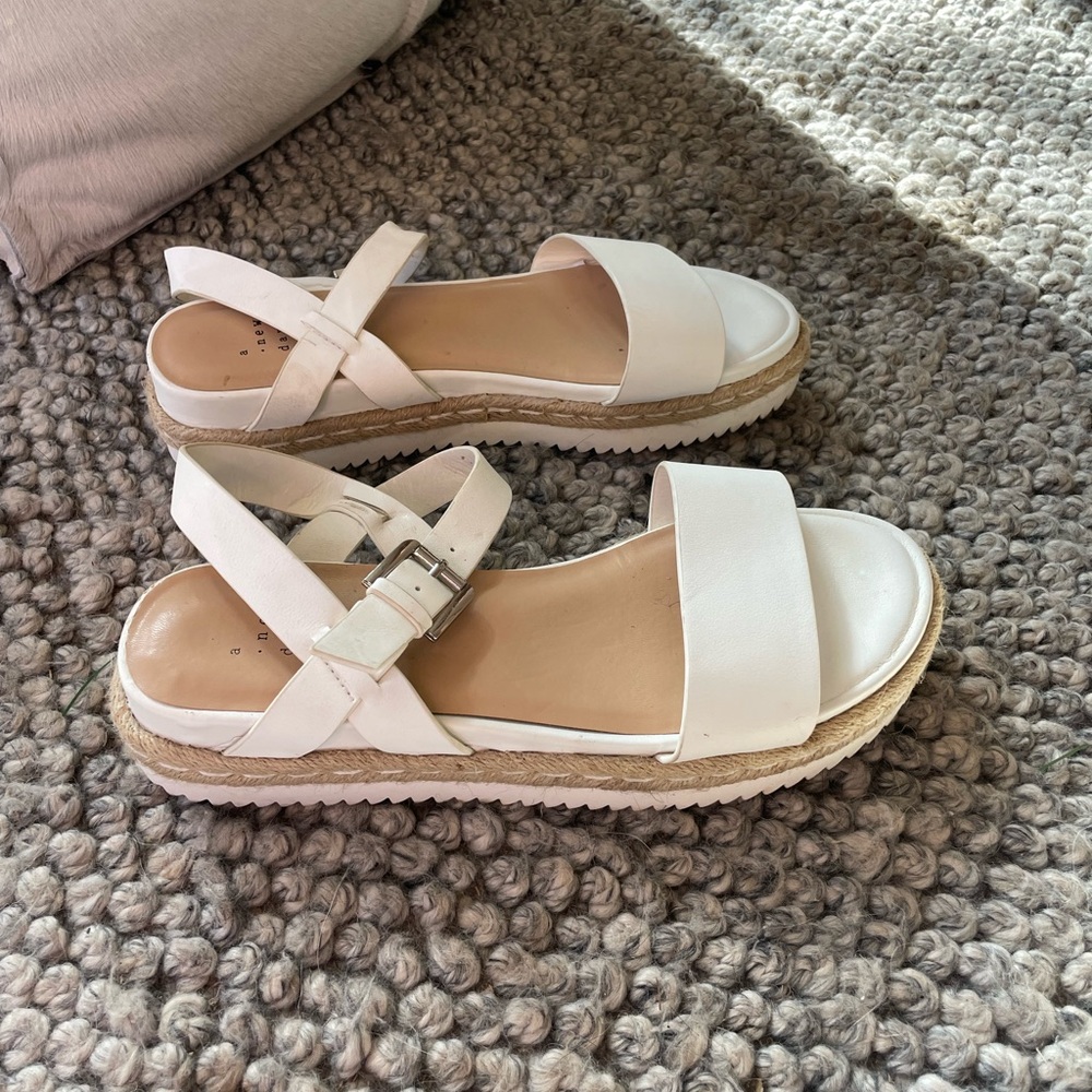 A New Day White Leather Strappy Sandals with Buckle Women size 9.5 - Picture 4 of 6
